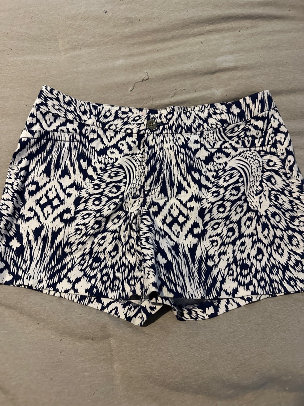 Lilly Pulitzer Navy and White Shorts. Size 8